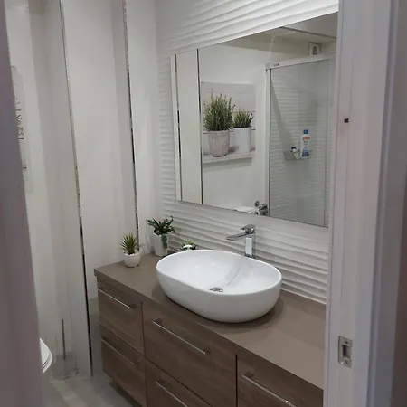 Ar2- Centrico Alojamiento Apartment *